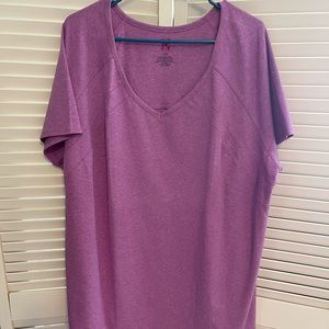 Livi Activ T-shirt in light purple/pink in 22/24